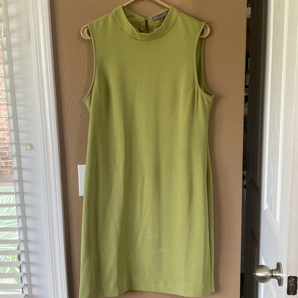 Light Green Women’s Dress Size 12 - Picture 1 of 2